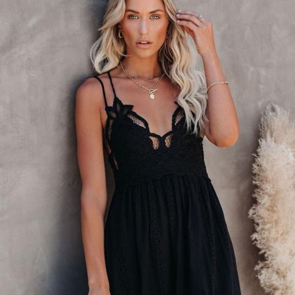 Vici Archer Pocketed Lace Eyelet Maxi 